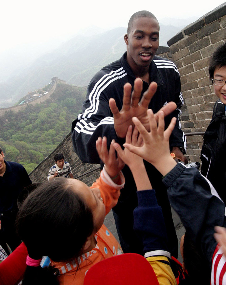 2006-Dwight-Howard-Great-Wall-of-China.jpg