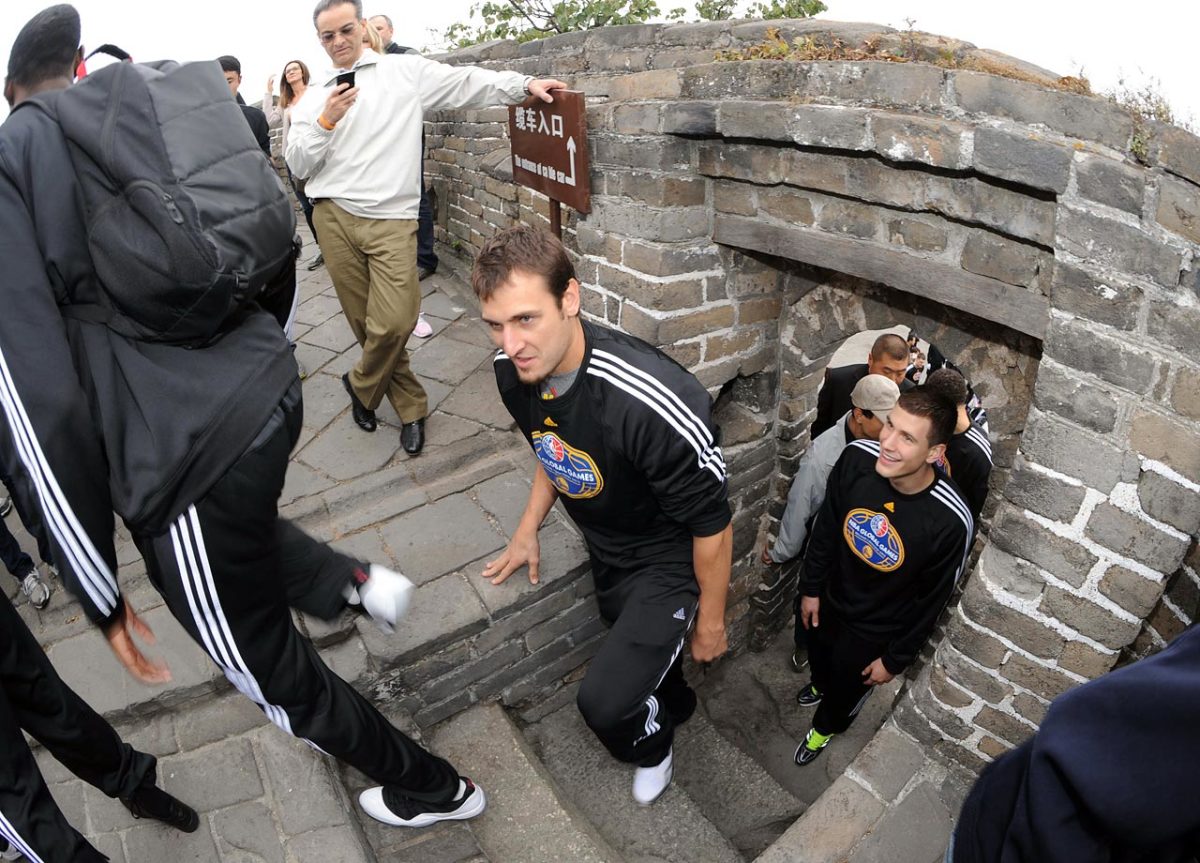 2013-Andrew-Bogut-Great-Wall-of-China.jpg