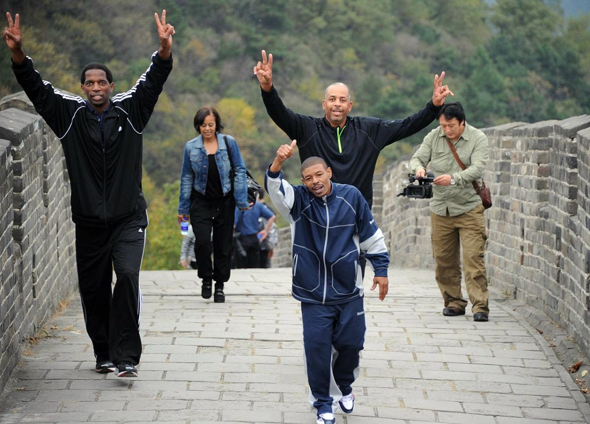 2013-AC-Green-Muggsy-Bogues-Dell-Curry-Great-Wall-of-China.jpg