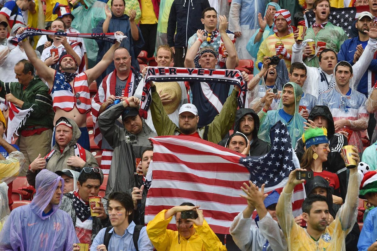 usa-fans-51261274_10.jpg