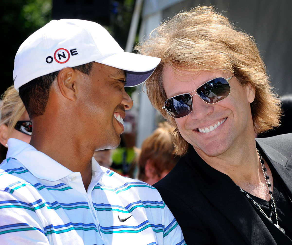 2010-0630-tiger-woods-jon-bon-jovi.jpg