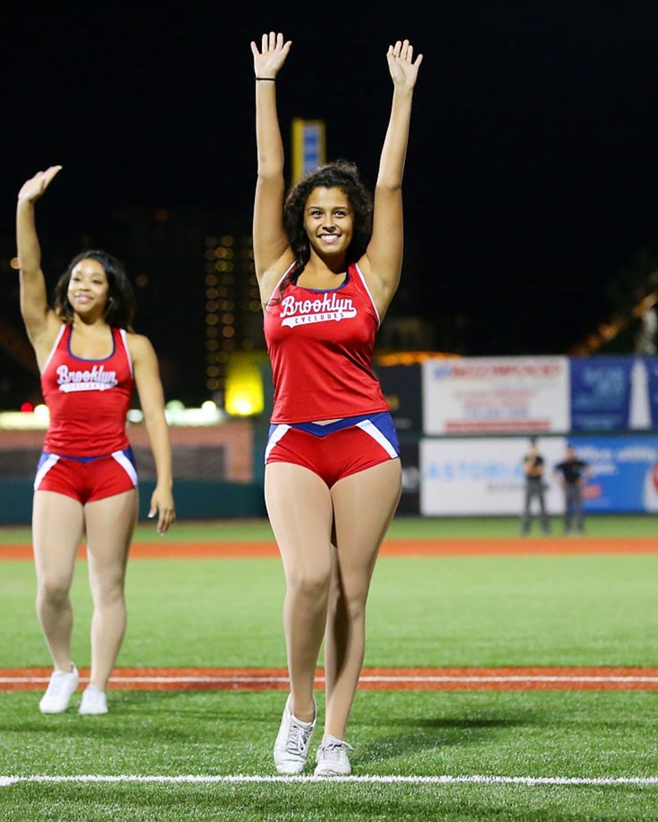 cheerleaders-BEA_2715A.jpg