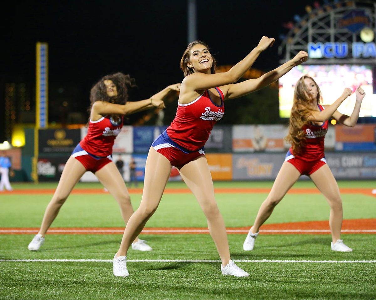 cheerleaders-BEA_2977A.jpg