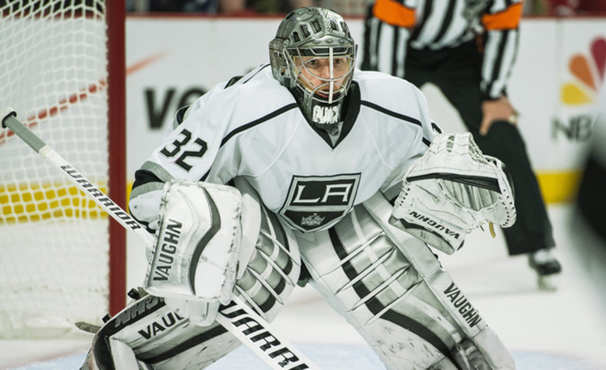 Kings goalie Jonathan Quick OK after taking high shot at practice - Sports  Illustrated
