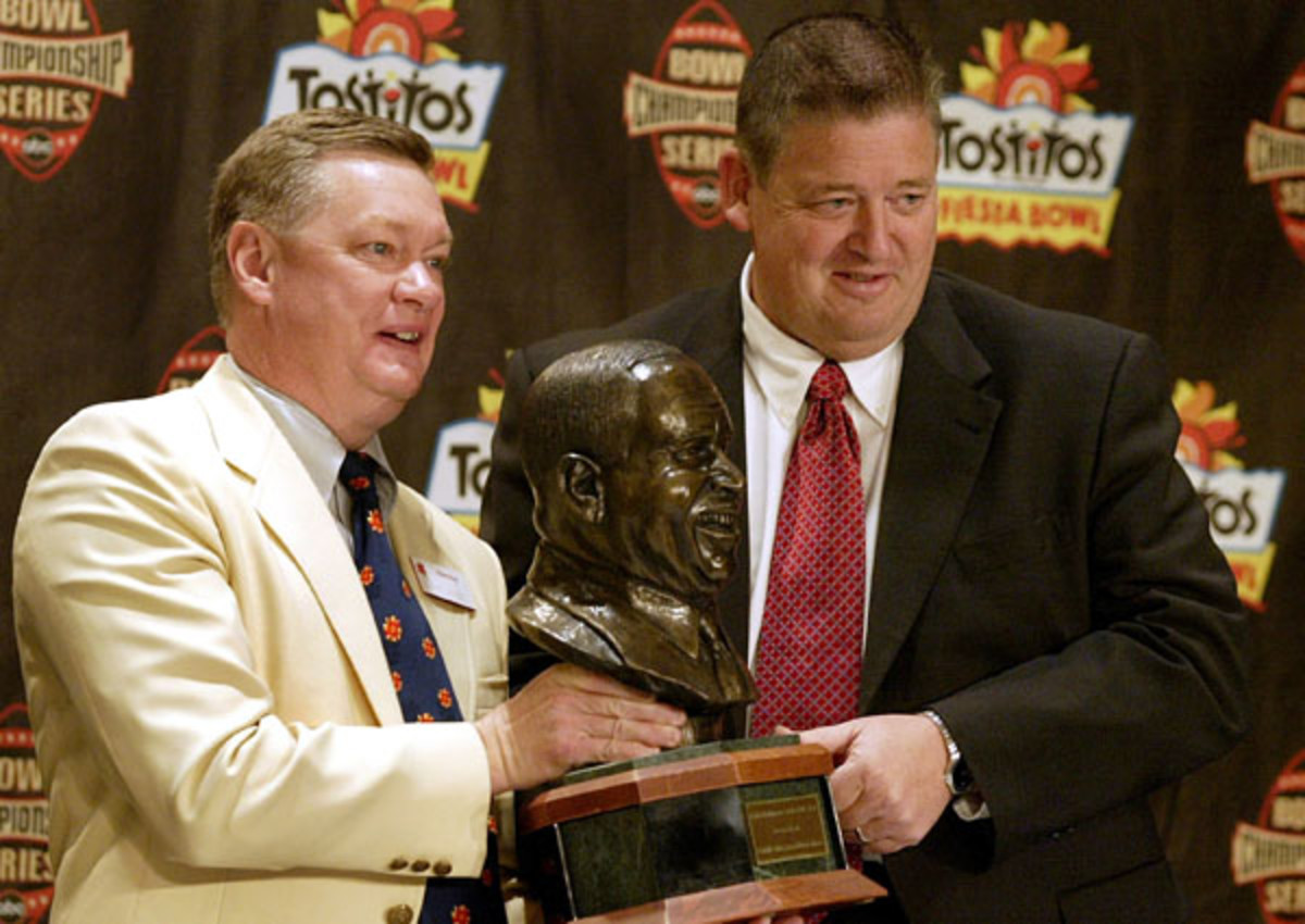 John Junker, seen here with Charlie Weis,  (AP Photo/Paul Connors)