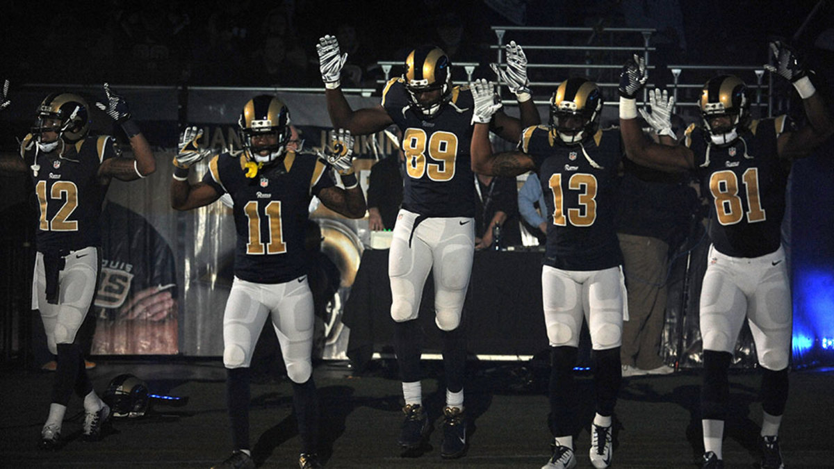 Ferguson protests: St. Louis Rams players use 'hands up, don't