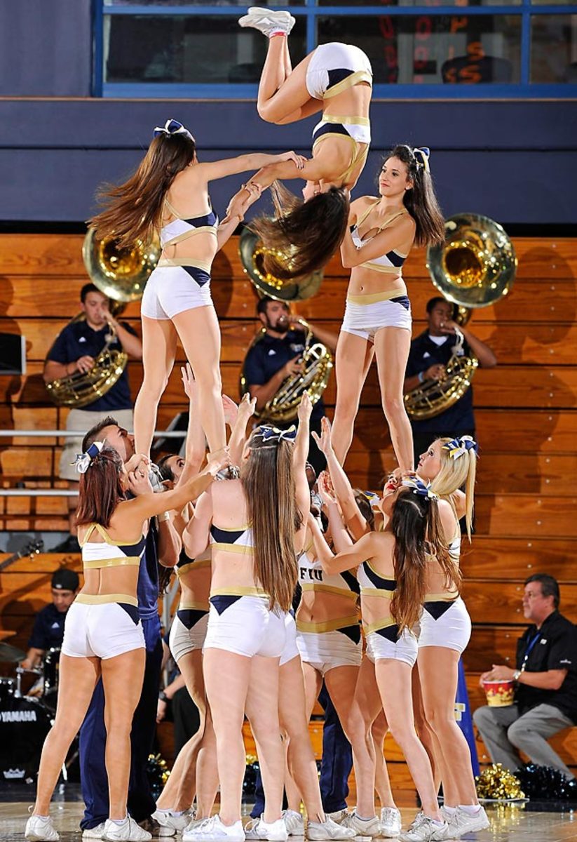 cheerleaders-UCF_at_FIU.jpg