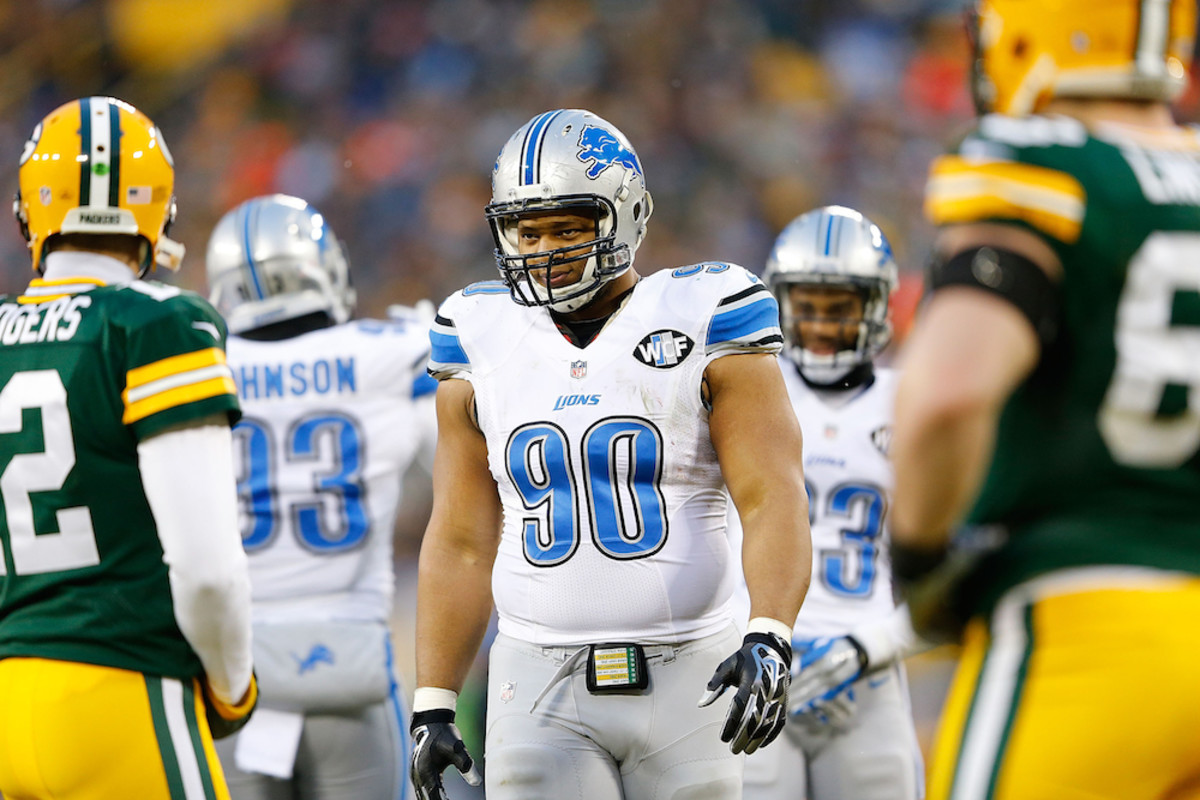 NFL suspends Detroit Lions DT Ndamukong Suh for stepping on Green