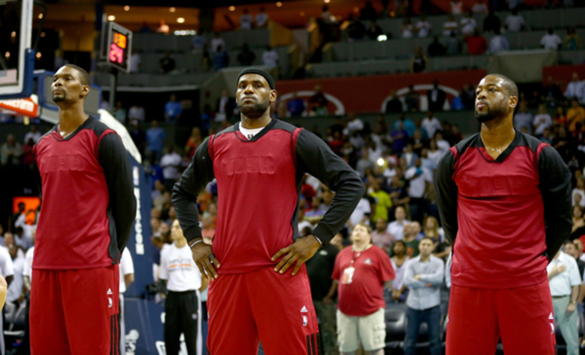 The Miami Heat during the national anthem before the HEAT Red, White  News Photo - Getty Images