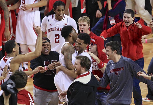 Andrew Wiggins and Joel Embiid help Kansas beat Baylor, more Monday ...