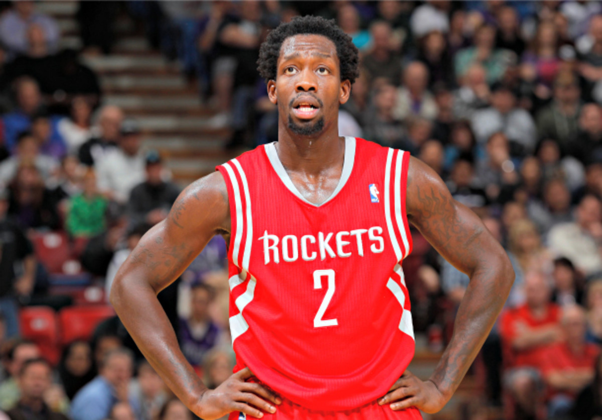 Patrick Beverley could potentially miss the remainder of the regular season and playoffs. (Rocky Widner/NBAE via Getty Images)