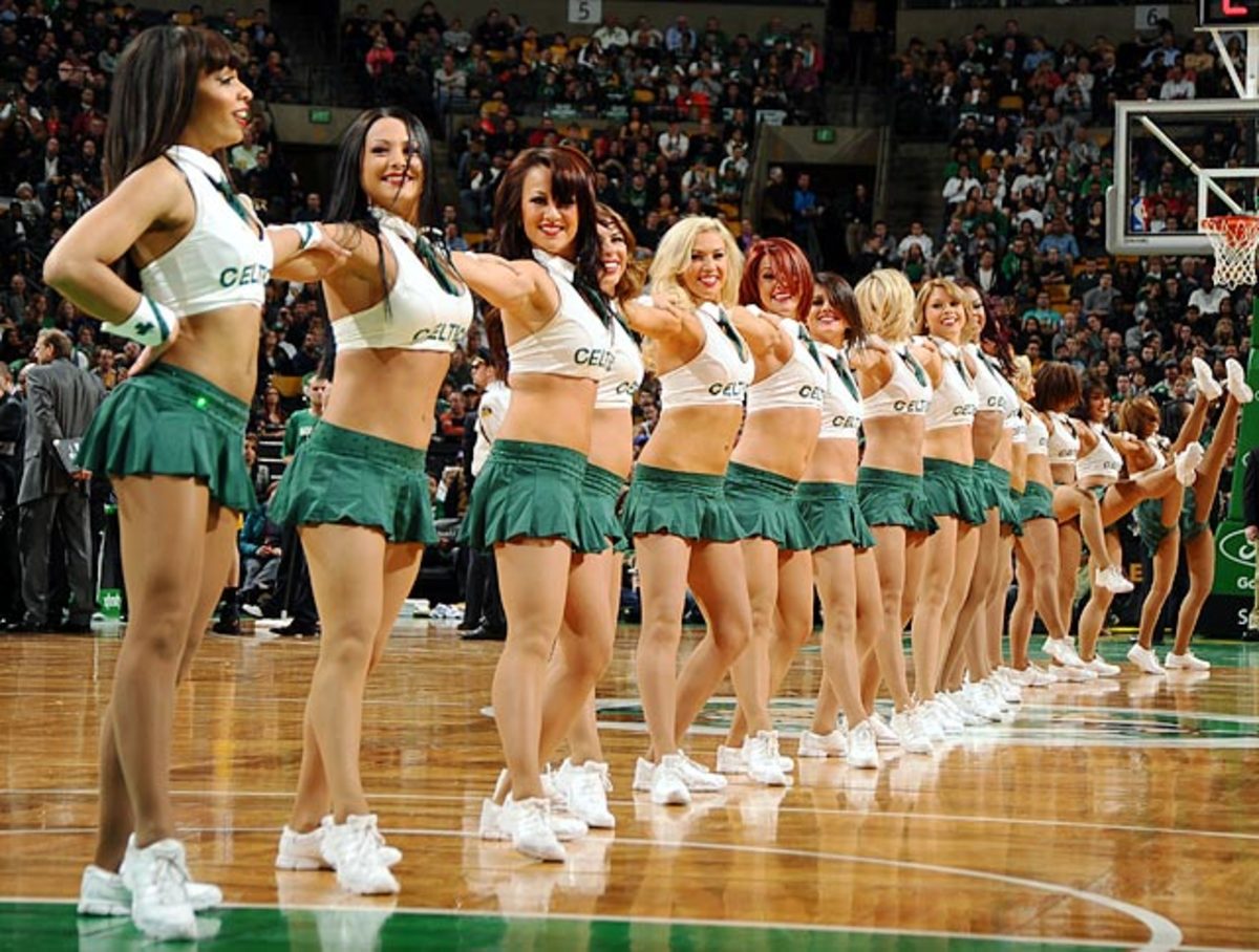 21 18 Boston Celtics Dance Team Stock Photos, High-Res Pictures, and Images  - Getty Images