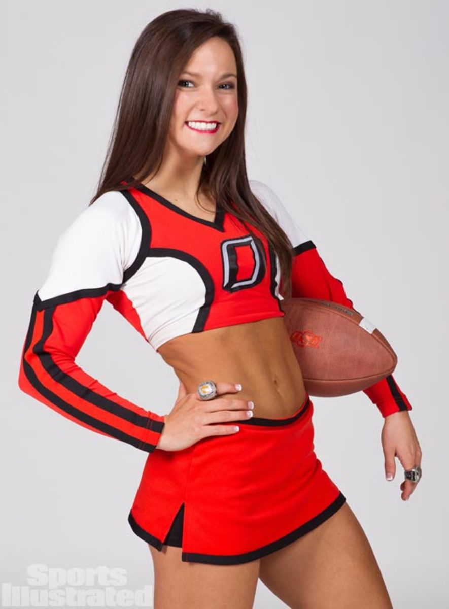 Cheerleader of the Week: Sara - Sports Illustrated