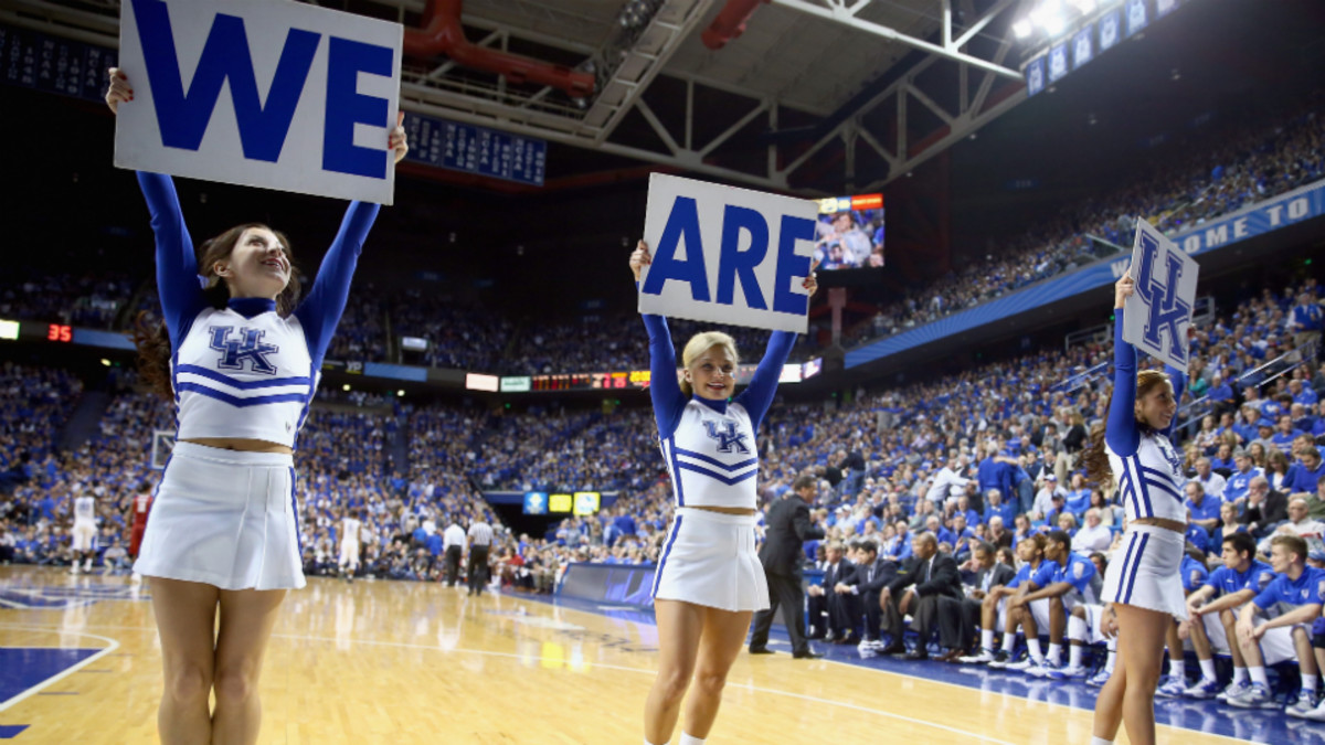 Drake appears at Kentucky's Big Blue Madness, airballs a three-pointer ...