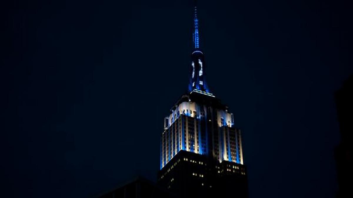 New York Yankees Derek Jeter gets a tribute from the Empire State Building  - Sports Illustrated