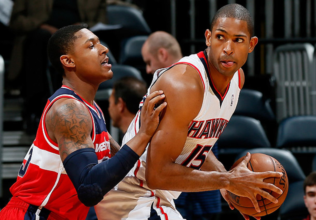 Al Horford posts up Bradley Beal