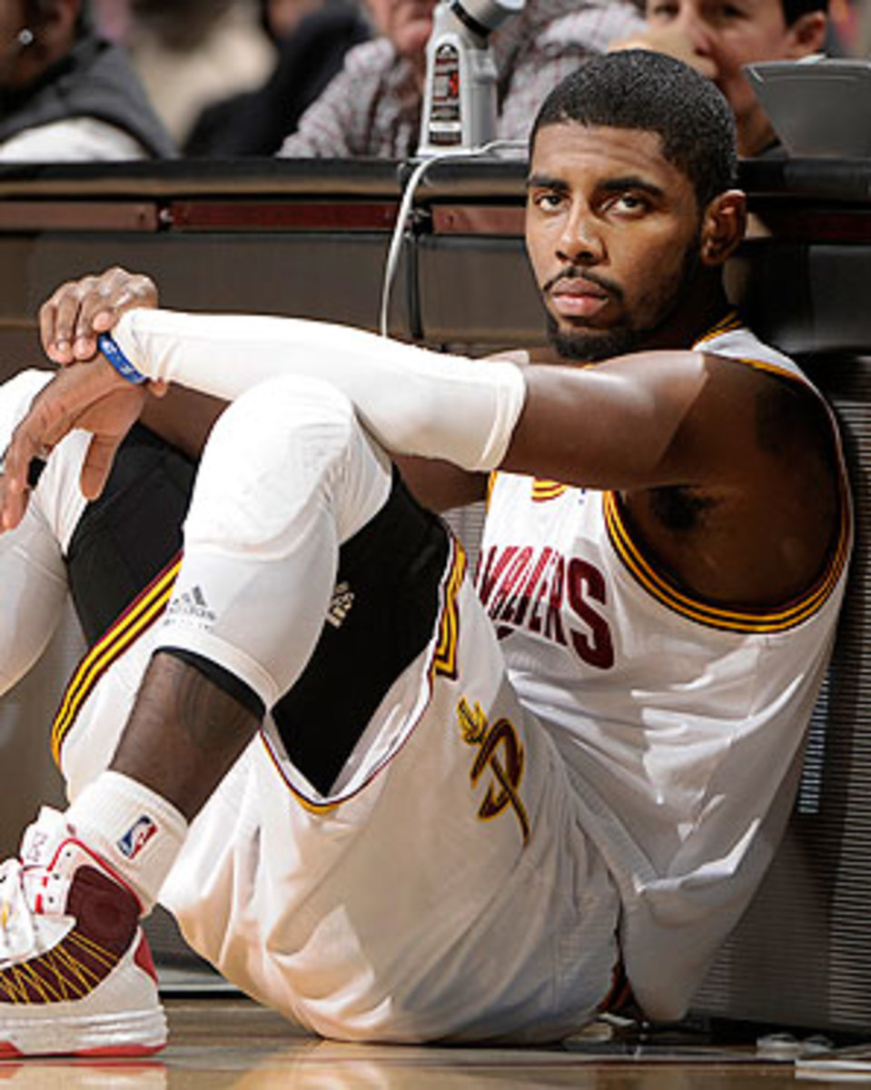 Cavs' Kyrie Irving has fractured kneecap, out for 3-4 months – Daily News