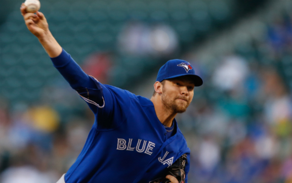 Josh Johnson is looking for a rebound season, and it could come with the Giants or Padres. (Otto Greule Jr/Getty Images)