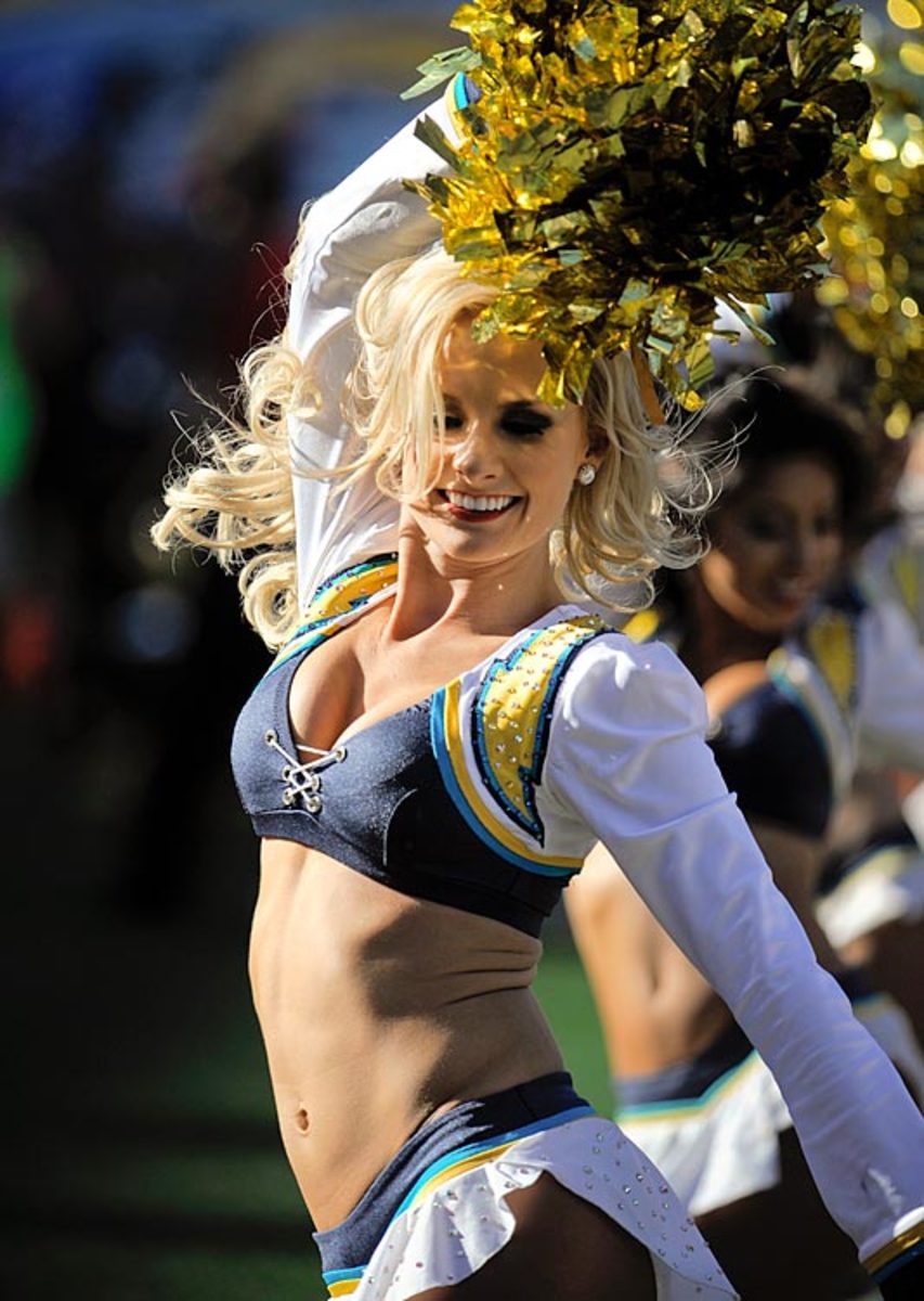 131230171859-san-diego-charger-girls-cheerleaders-ap51011250244-7-single-image-cut.jpg