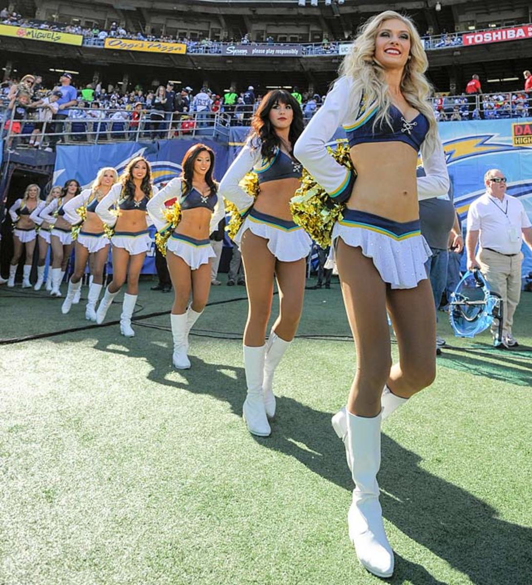 131230171856-san-diego-charger-girls-cheerleaders-ap226939716358-6-single-image-cut.jpg