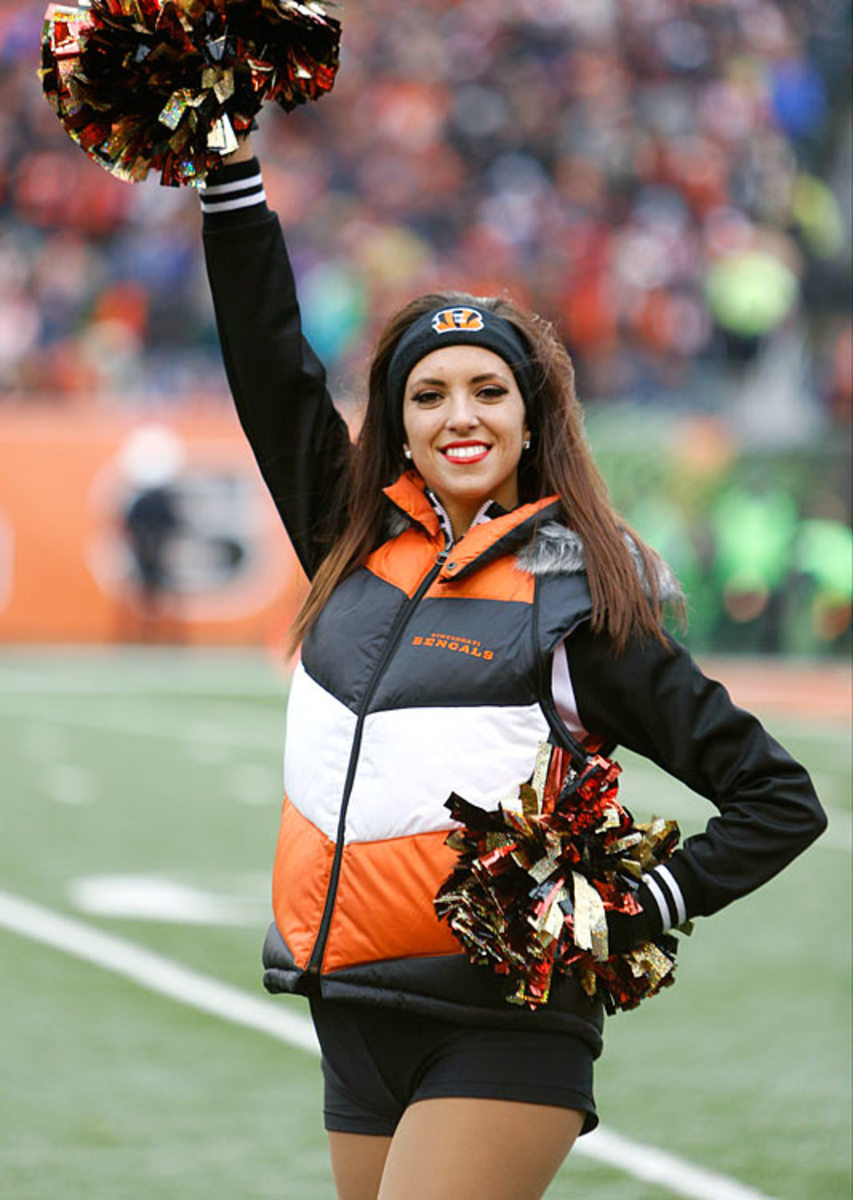 131230171632-cincinnati-bengals-ben-gals-cheerleaders-ap301609870474-10-single-image-cut.jpg