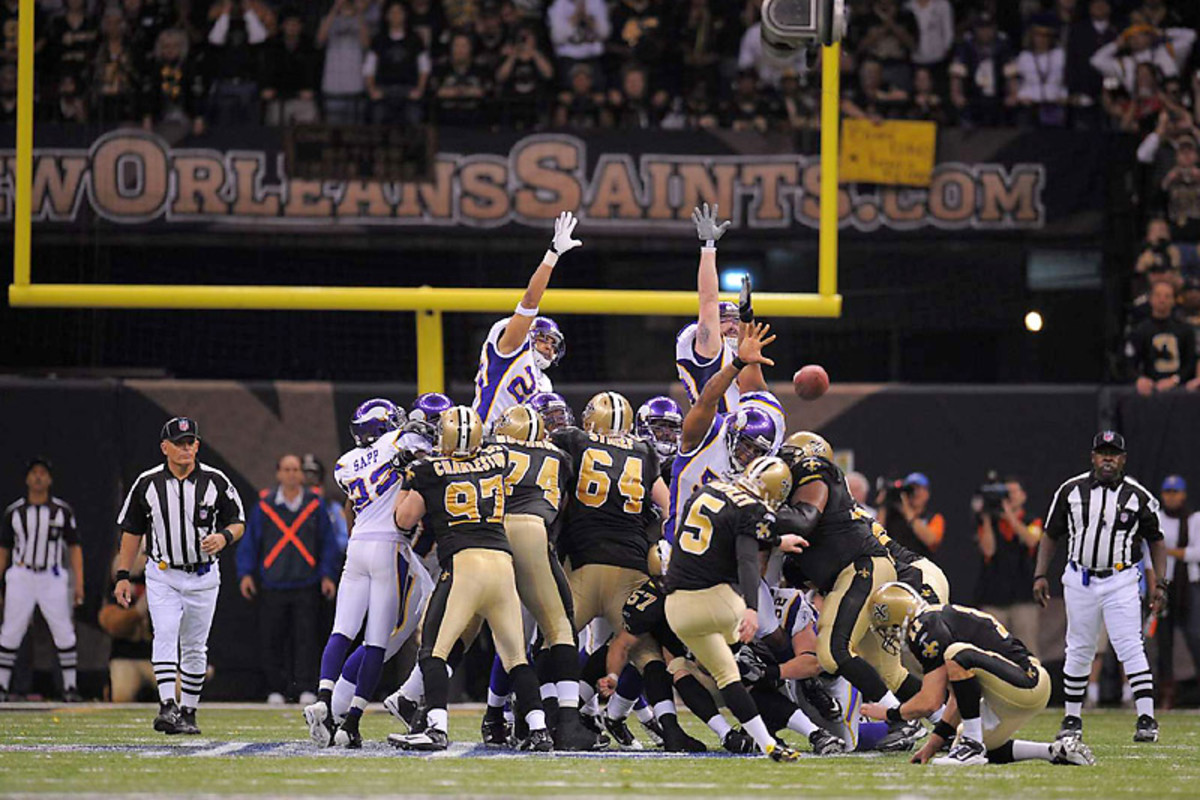 garrett-hartley-kick.jpg