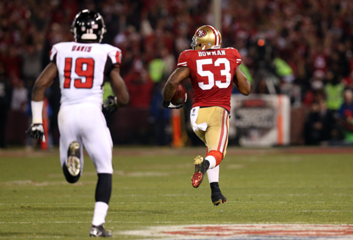 NaVorro Bowman scored the last regular-season touchdown at Candlestick Park. (Stephen Dunn/Getty Images)