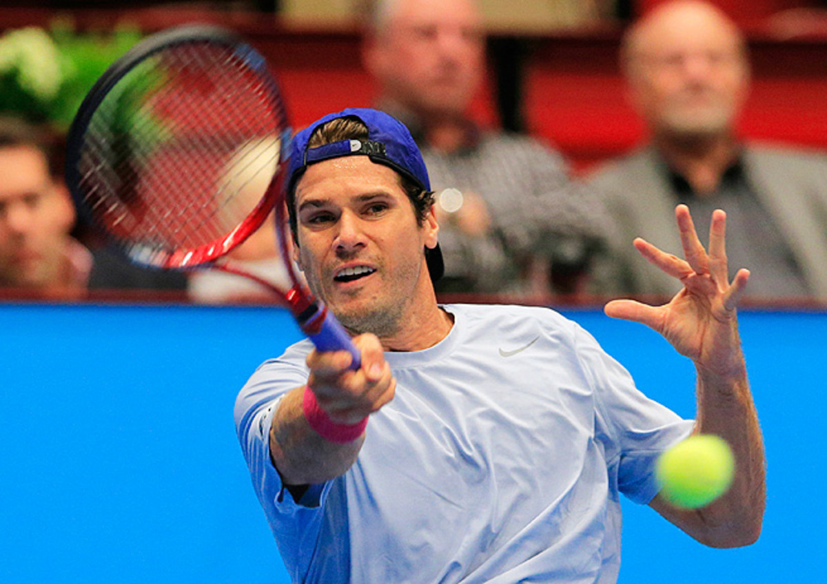 Tommy Haas bounced Miloslav Mecir 7-5, 7-6 (8) to reach his 12th quarterfinal of the season.