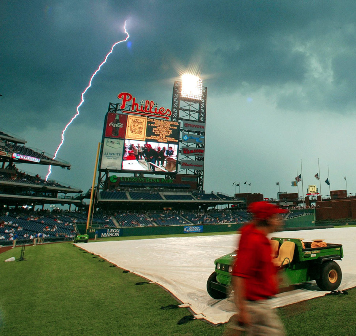 2004-philadelphia-phillies-citizens-bank-park-lightning.jpg