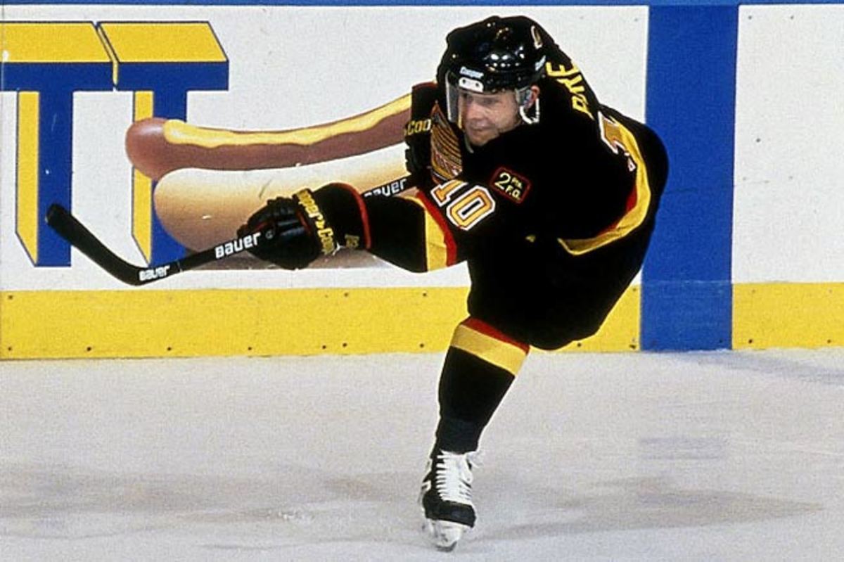 Canucks to retire Pavel Bure's No. 10 against Maple Leafs