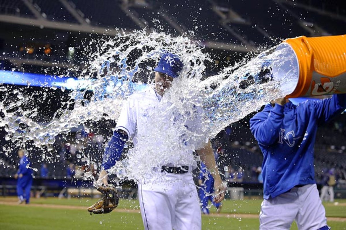 130610115830-elliot-johnson-doused-by-george-kottaras-single-image-cut.jpg