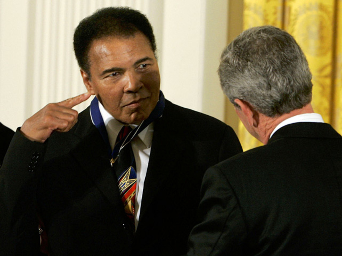 2005-muhammad-ali-george-w-bush.jpg