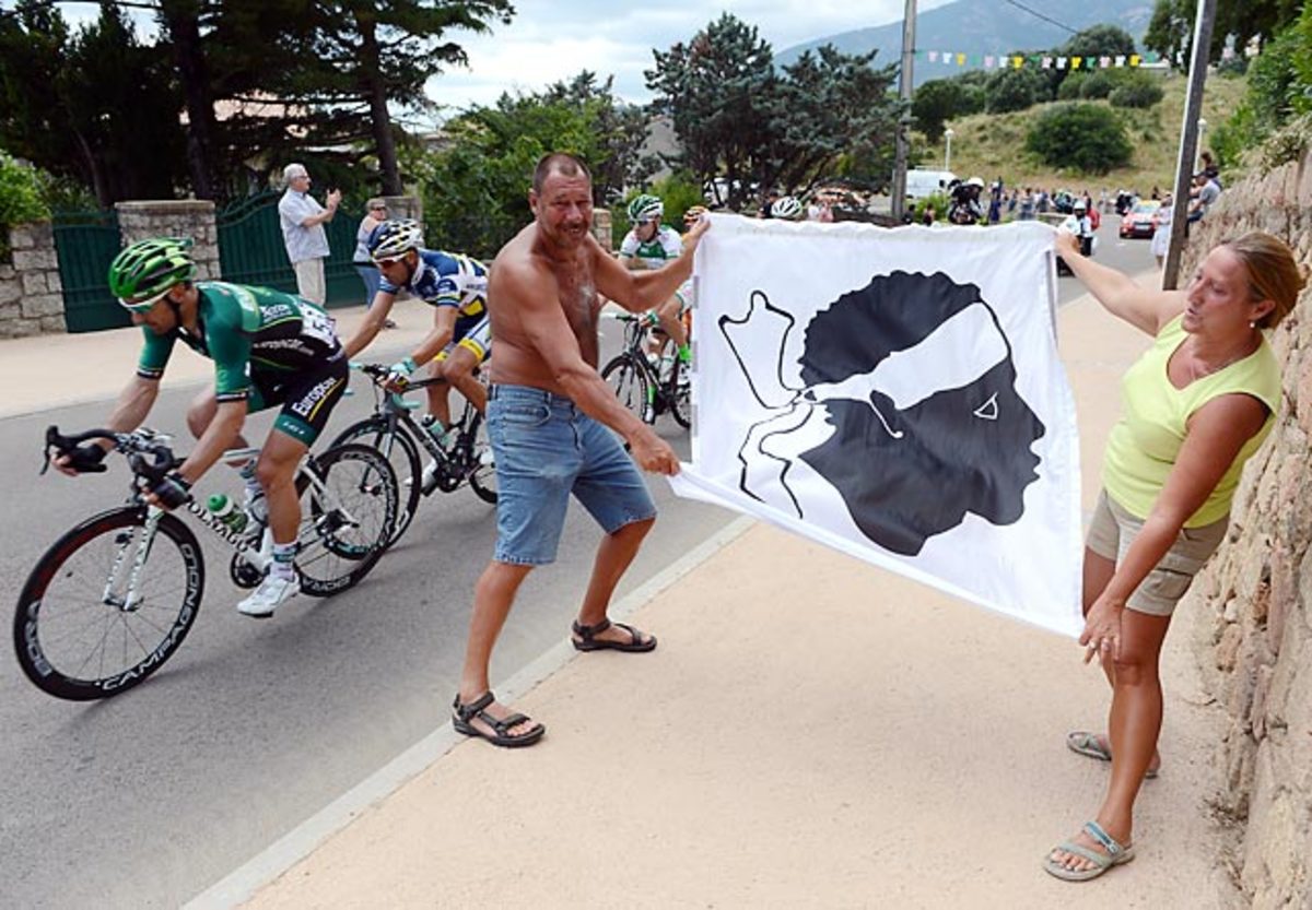 130708171243-tour-de-france-fans-2-tour-de-france-single-image-cut.jpg