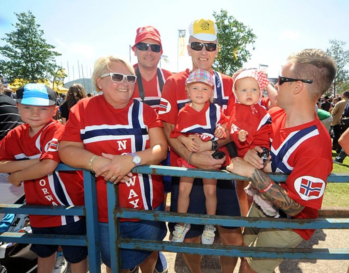 130708171306-tour-de-france-fans-361-10-single-image-cut.jpg