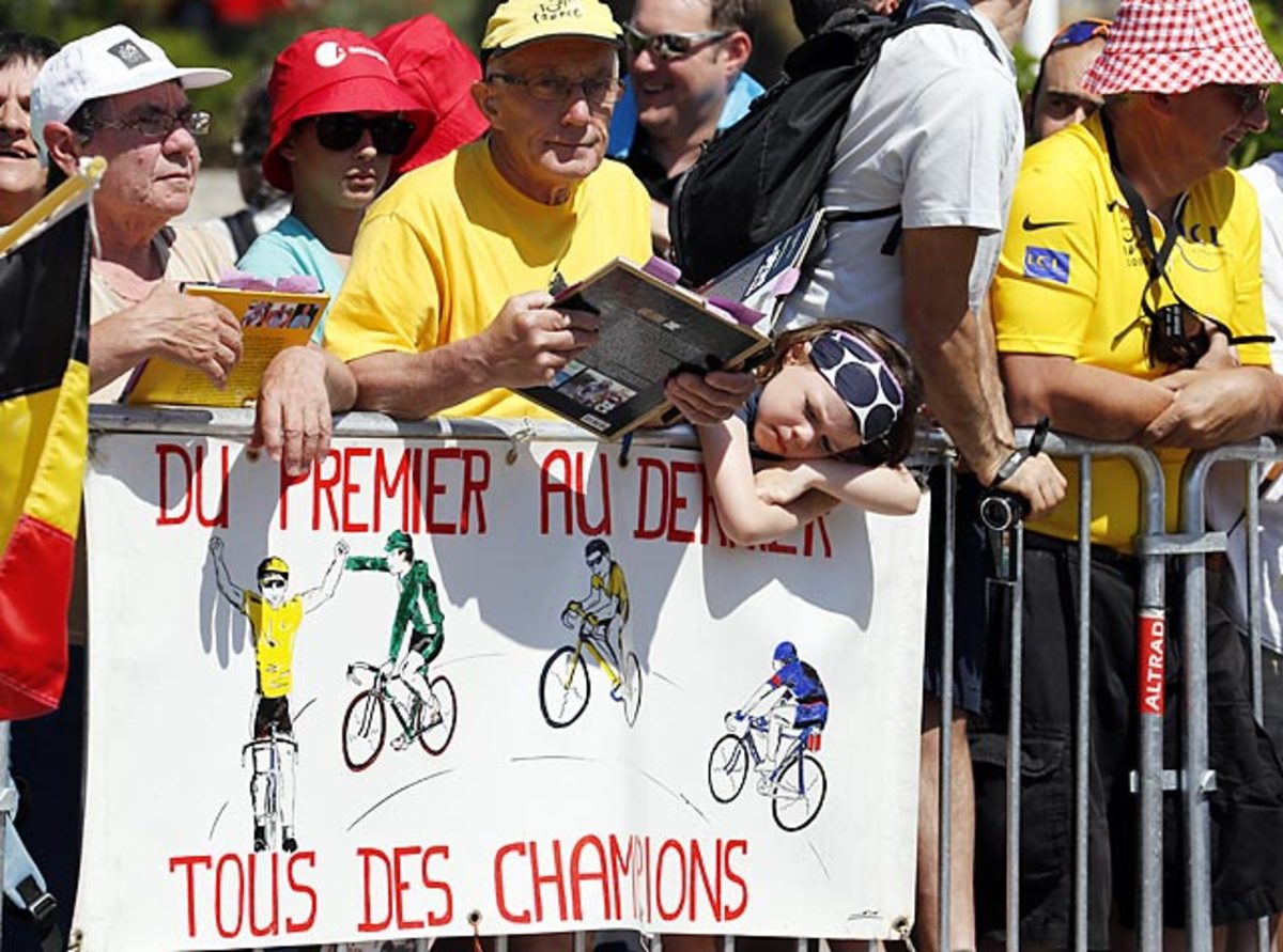 130708171331-tour-de-france-fans-7-10-single-image-cut.jpg