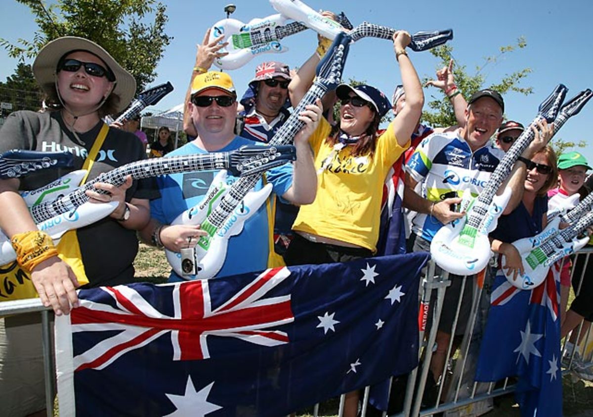 130708171312-tour-de-france-fans-405-10-single-image-cut.jpg