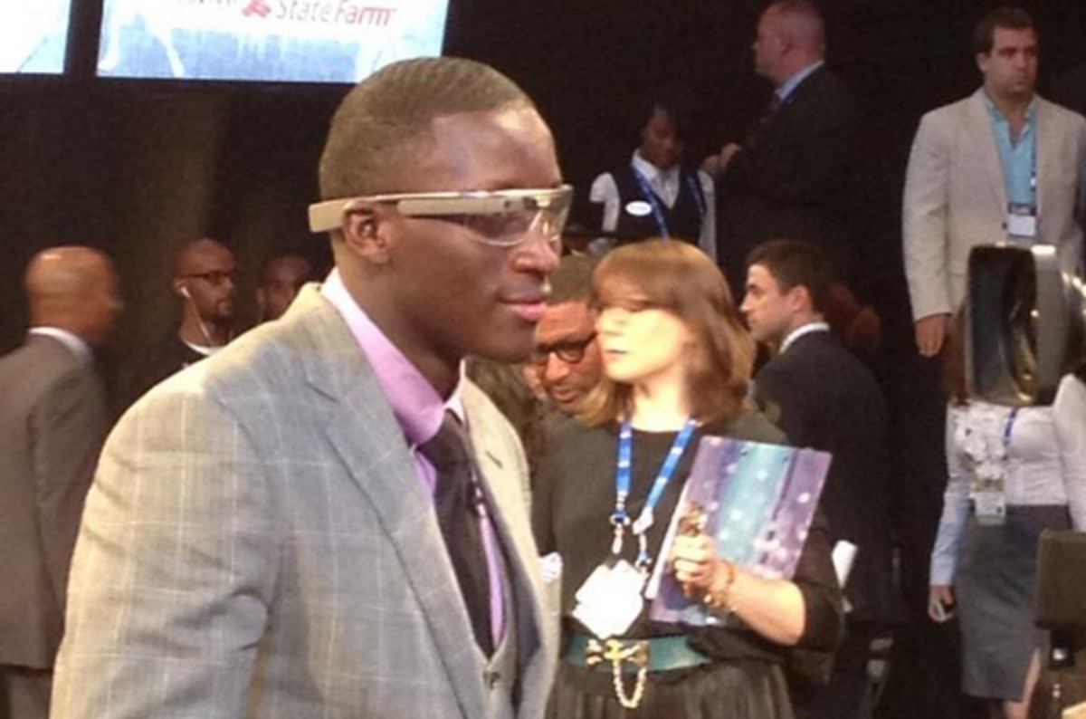 A side view of Victor Oladipo's Google Glass.