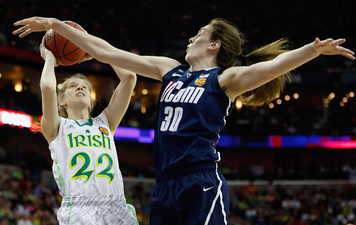 Breanna Stewart paced UConn over Notre Dame and into the women's final with 29 points and 4 blocks.