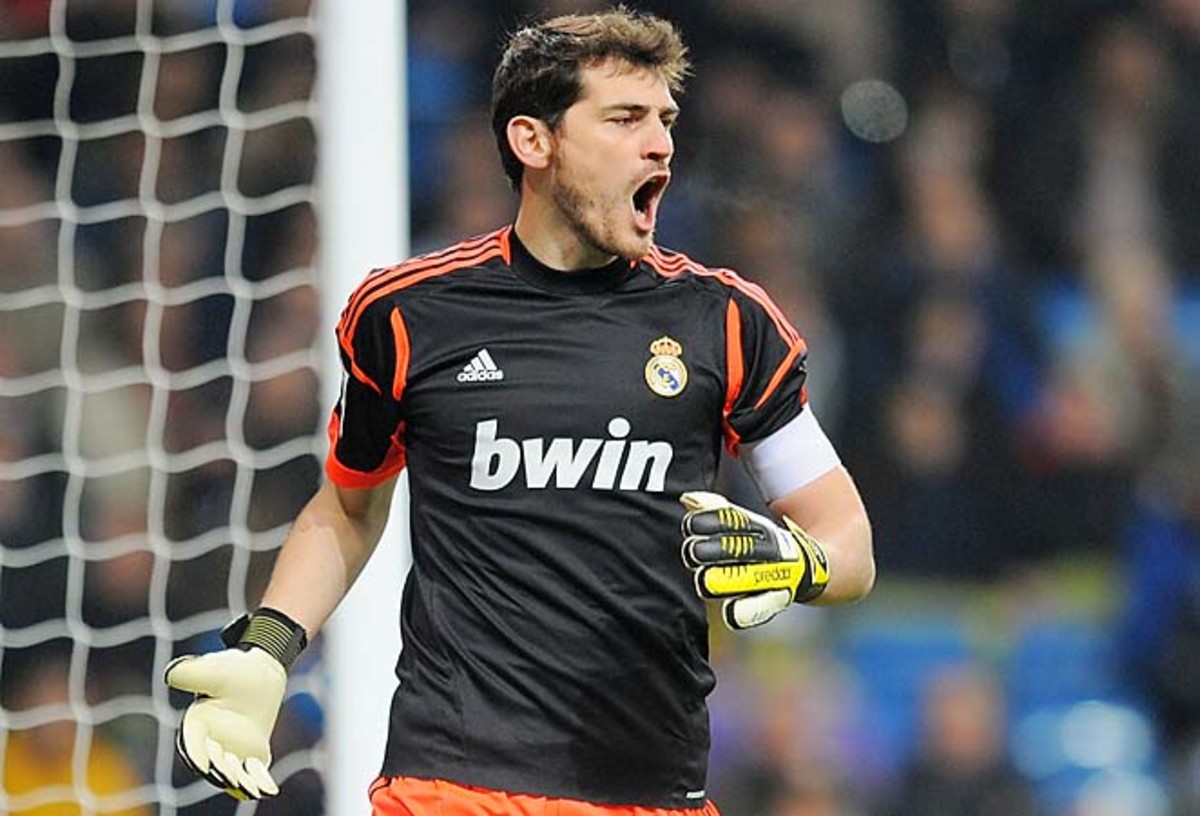 Real Madrid goalkeeper Iker Casillas returns to practice Sports