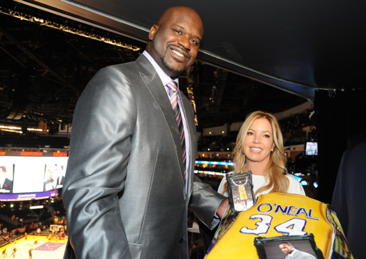 Lakers flub Shaquille O'Neal's jersey retirement, print name and number on  wrong side – New York Daily News