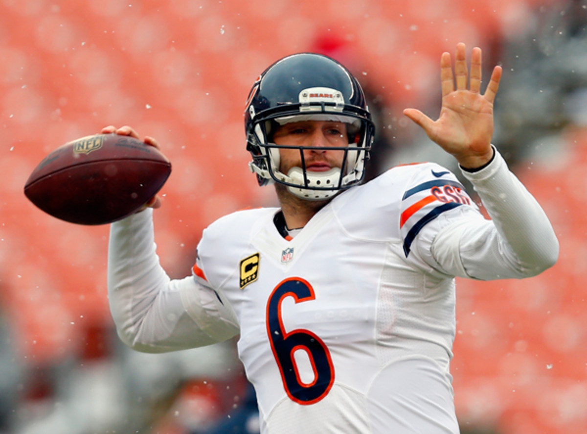 Jay Cutler's return to the field did not begin well.