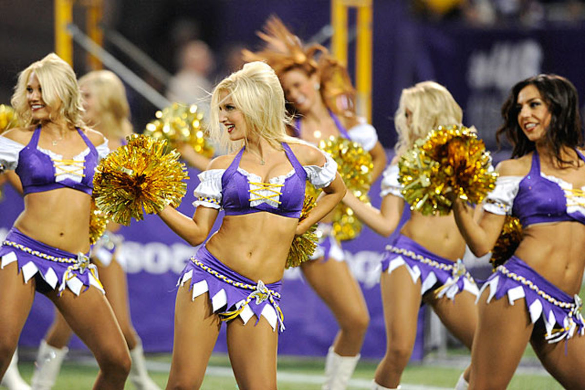 2013 Minnesota Vikings Cheerleaders Bugatti 