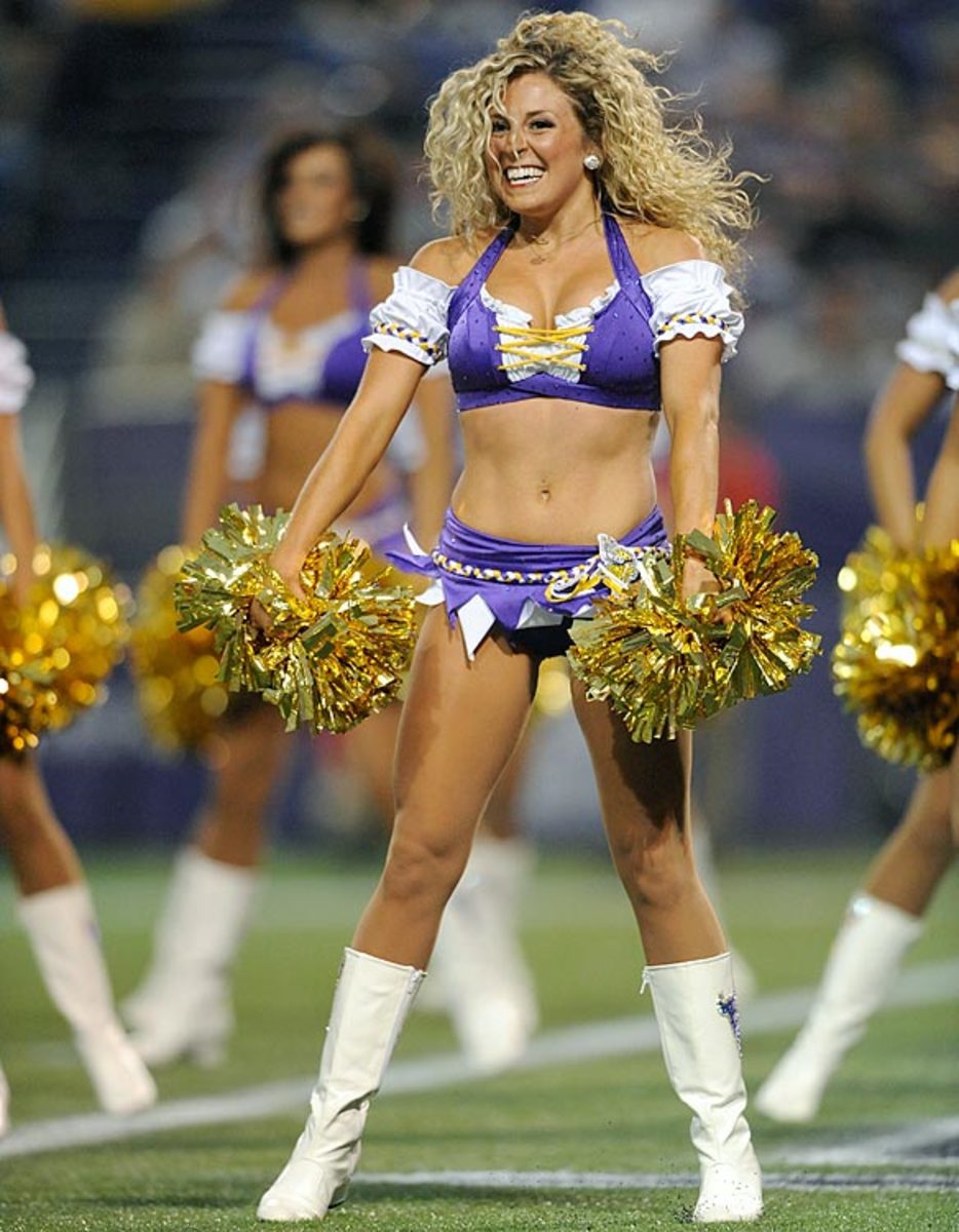 2013 Minnesota Vikings Cheerleaders Bugatti 