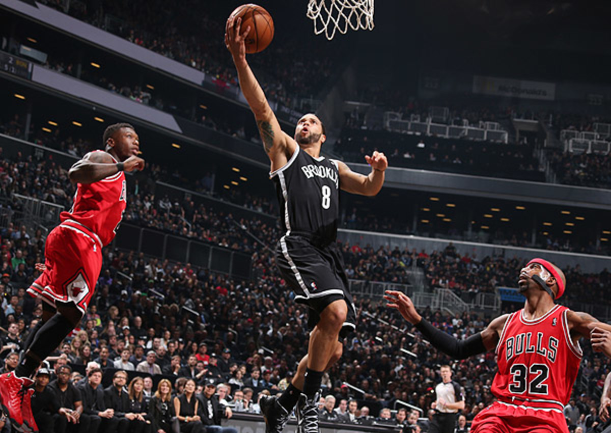 Deron Williams sets NBA record for threes in half of win