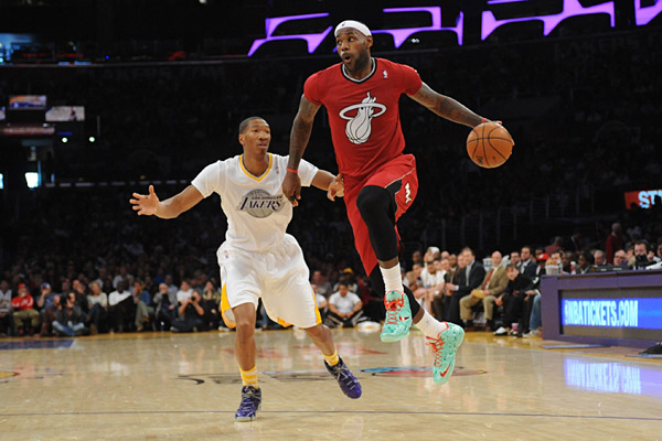 LeBron James says Heat players hate the sleeved Christmas jerseys