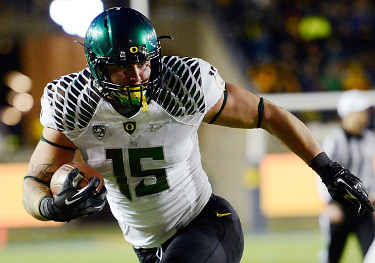 After withdrawing from Oregon in early October, tight end Colt Lyerla announced ht has signed with an agent. (Thearon W. Henderson/Getty Images)