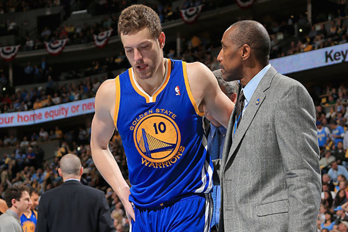 David Lee is done for the season with a hip injury. (/Getty Images)