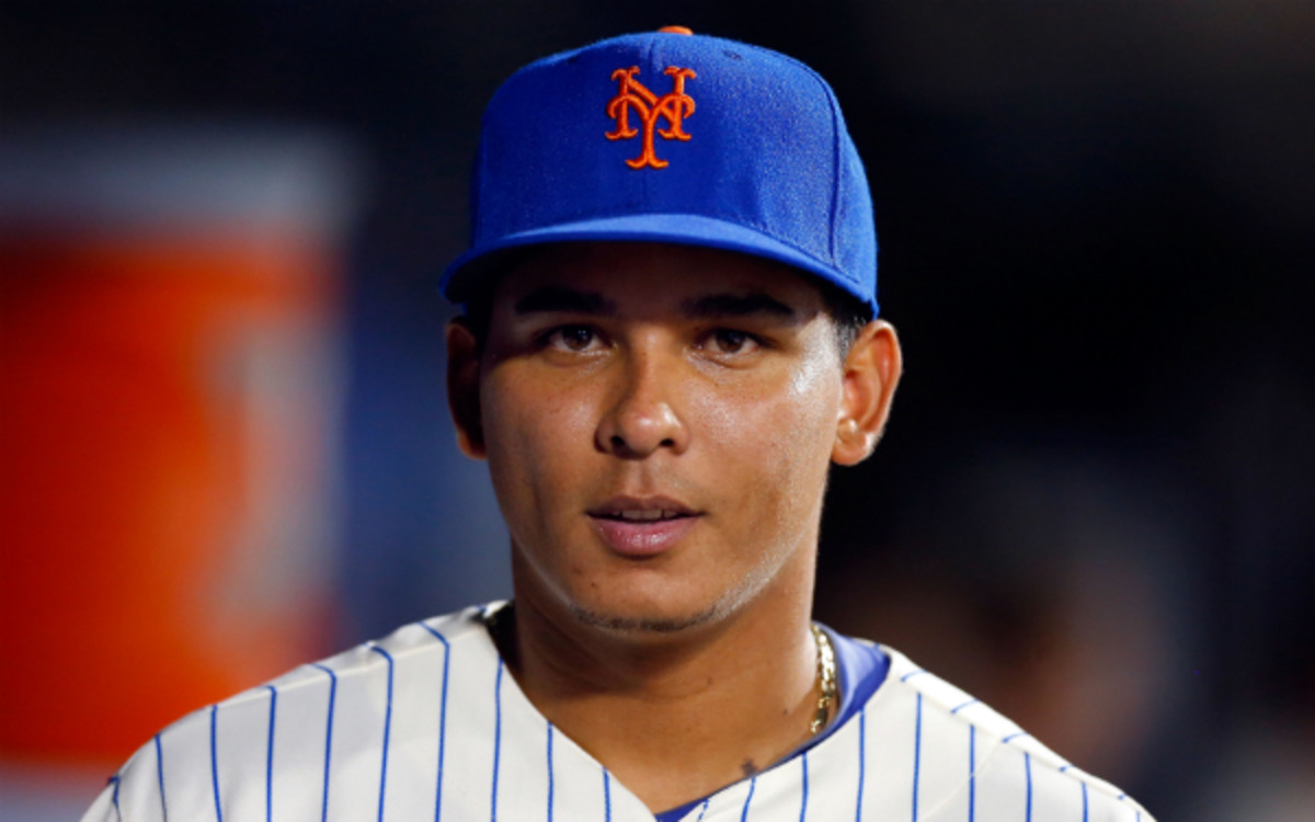 Ruben Tejada is one day of service time short of becoming a free agent after 2016, not 2017. (Jim McIsaac/Getty Images)