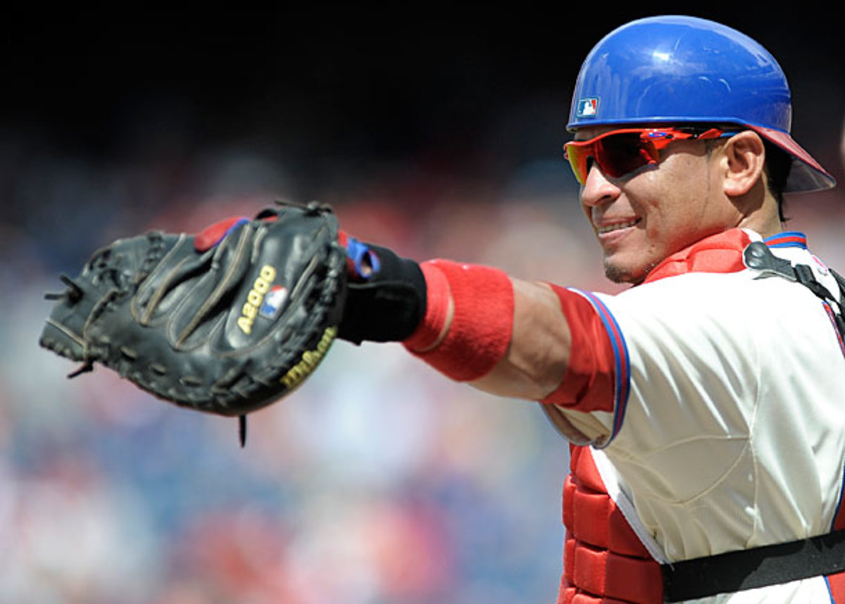 Phillies give Carlos Ruiz a three-year contract that makes very