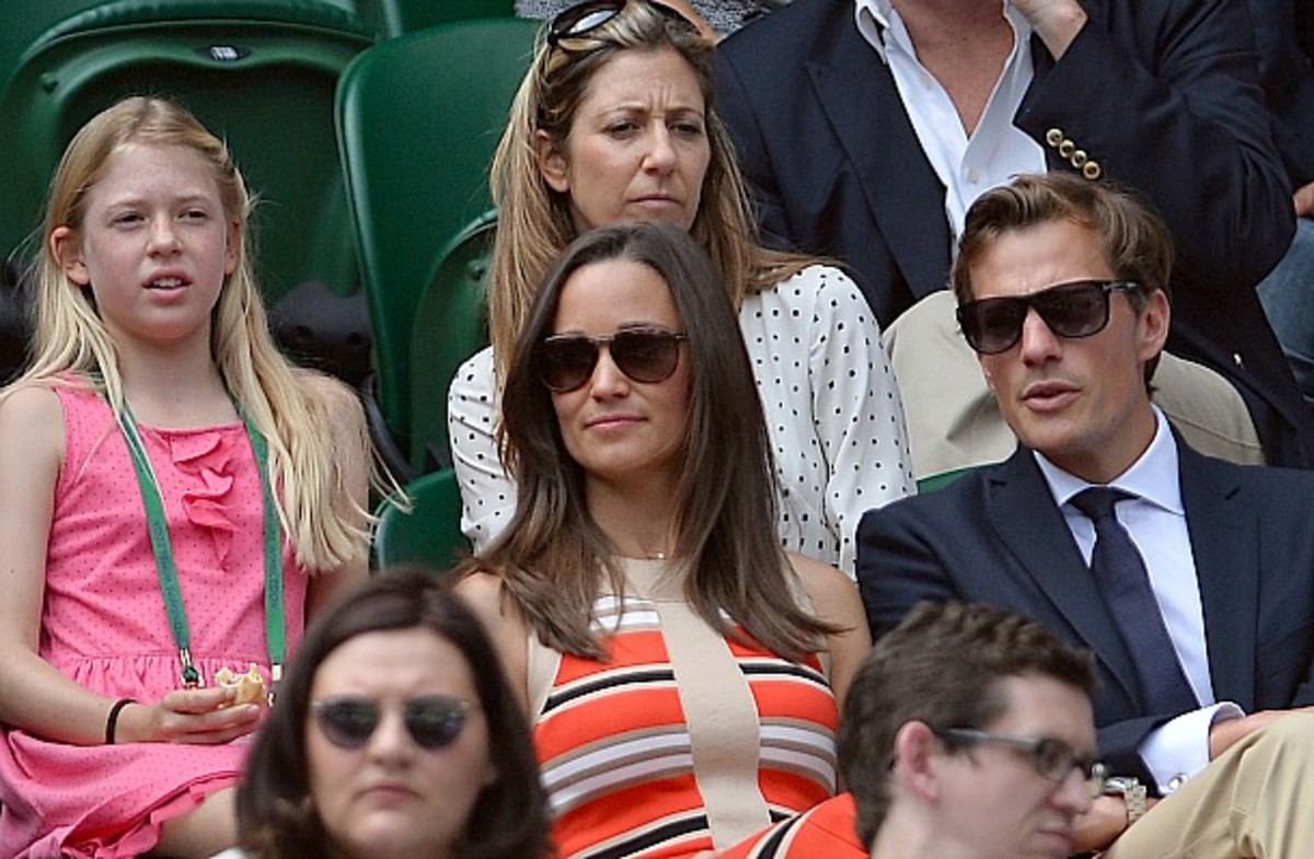 Pippa Middleton watches the men's semifinal (Carl Court/AFP/Getty Images)